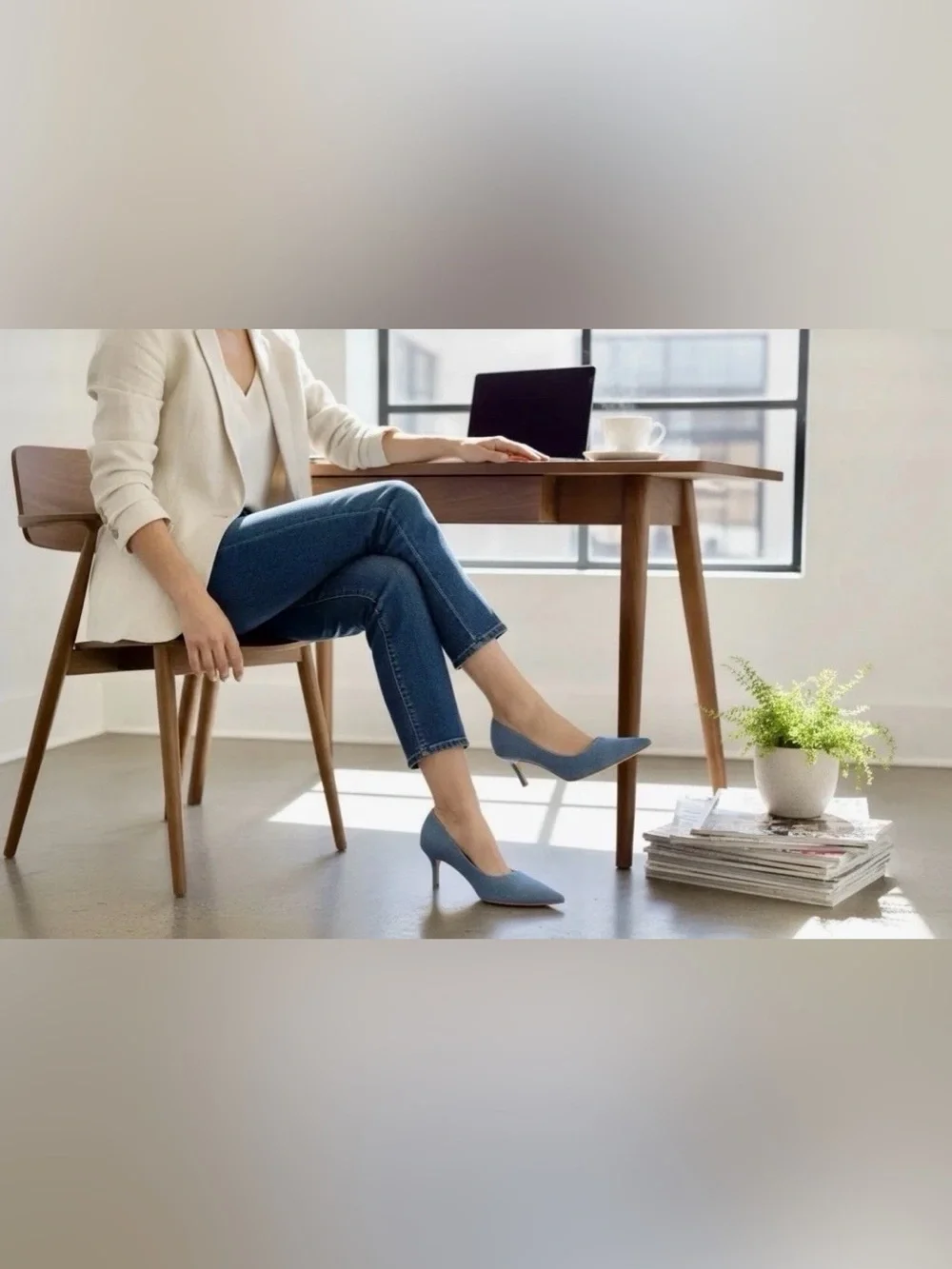 Classic Pointed Toe Mid-Heel Pumps in Dusty Blue